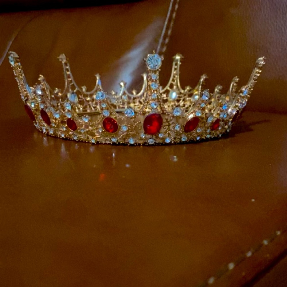 Gold Tiara with red jewels